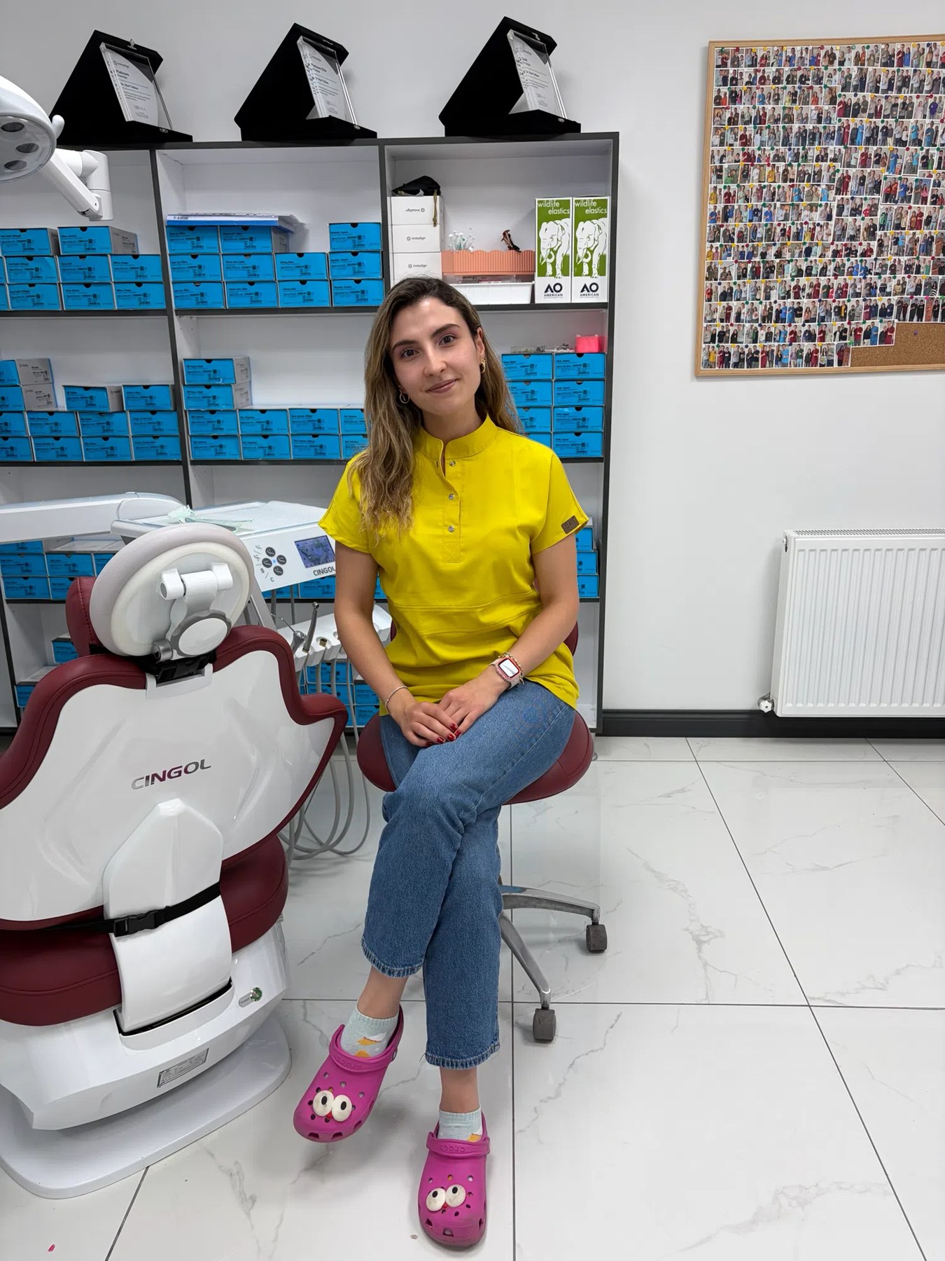 Dt. Nisa Demir klinikte